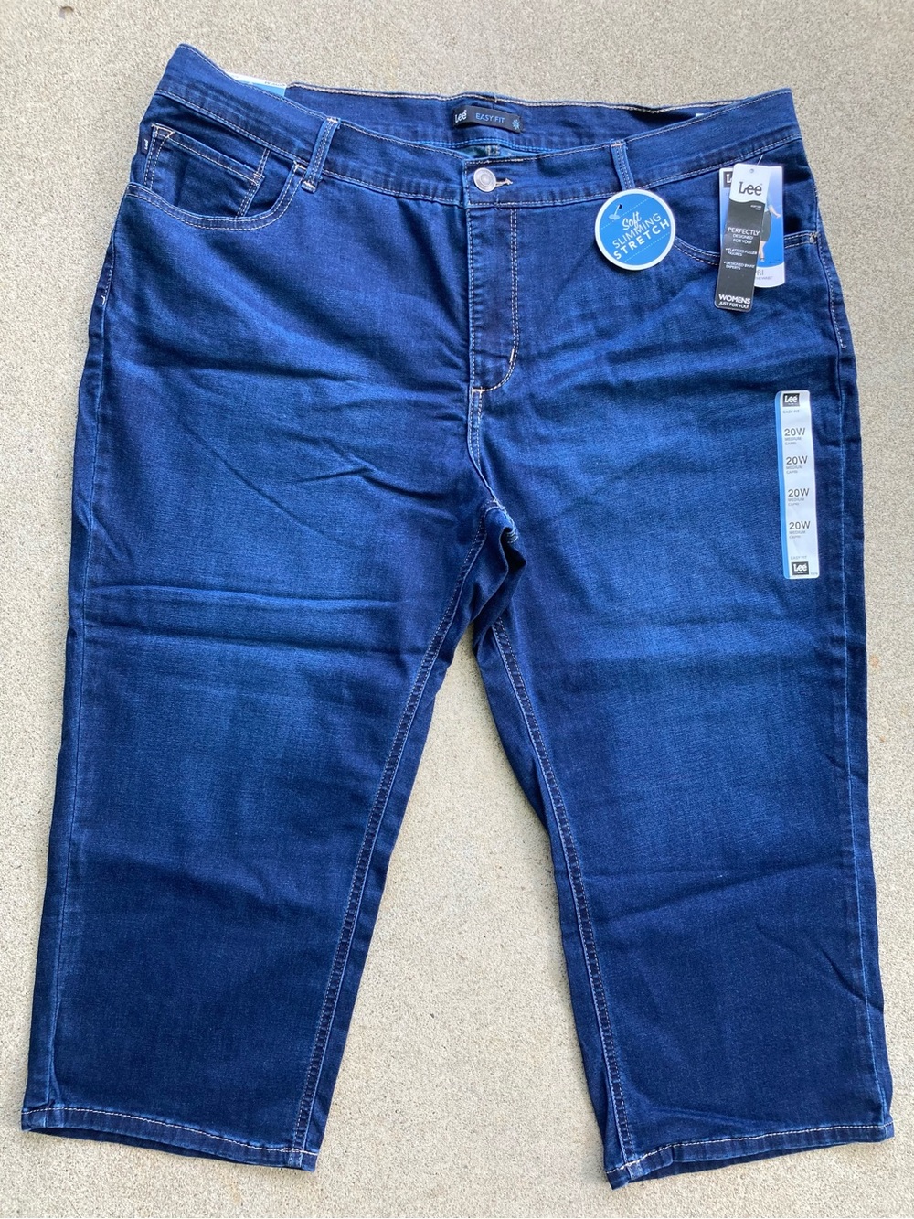 Lee Women’s Bella Capri Medium Wash Size 20W